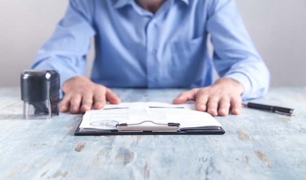 Ілюстроване фото. Час на те, щоб щепитися і запобігти відстороненню від роботи, ще є