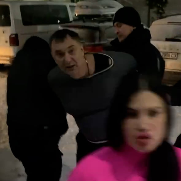 Вирішується питання, щоб  позбавити чоловіка дозволу на зберігання та носіння вилученого пристрою