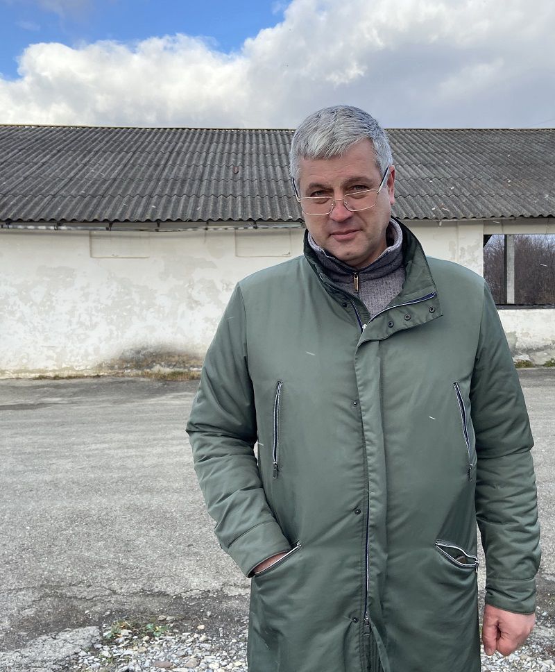 Олег Стецюк каже, спершу захищав державу на сході, а тепер захищає від неї ж державне майно