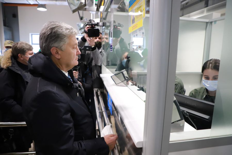 Петро Порошенко поверунвся в Україну. Фото: Держприкордонслужба