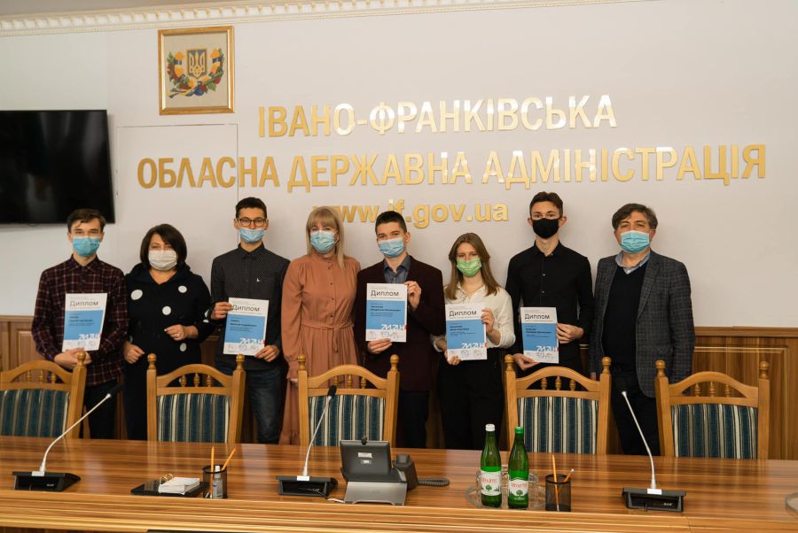 Стипендію студенти будуть отримувати щомісяця у розмірі 2700 гривень.