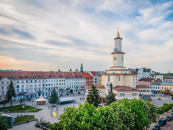 До Івано-Франківська завітають на урочистості мери інших міст.