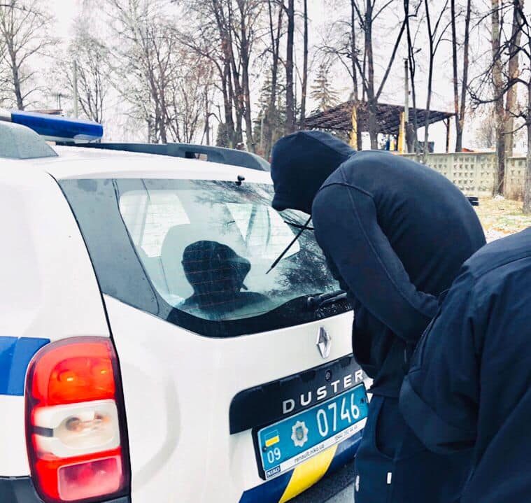 Один з затриманих був раніше судимий.