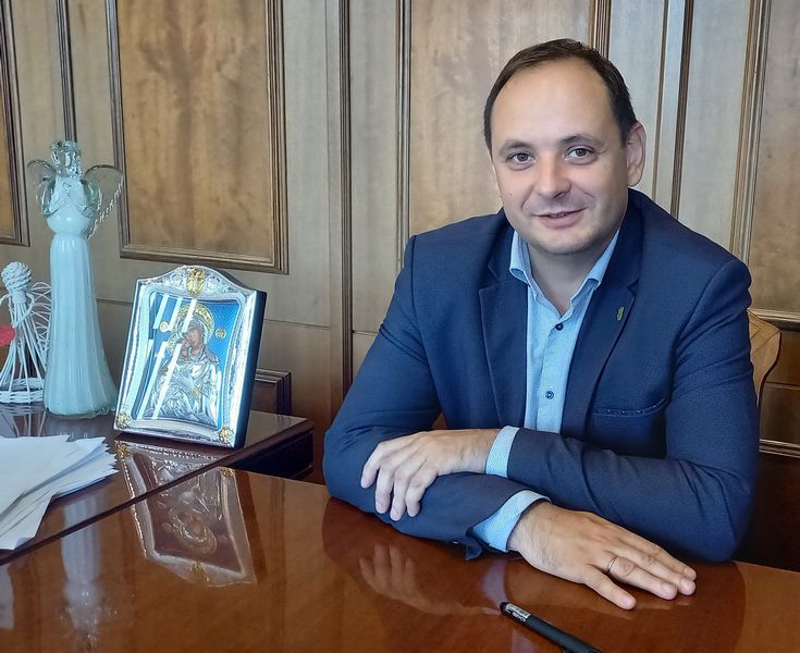 Розглядається варіант відати частину локомотивного заводу під посольство.