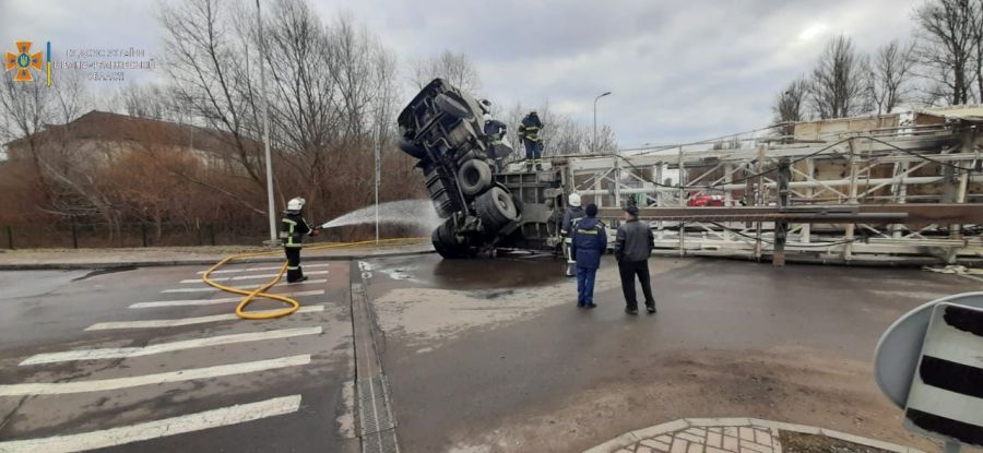 На місці рятувальники постраждалих не виявили.