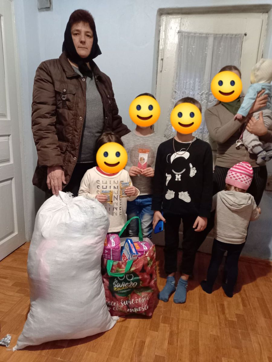 Сім'ї отримали найнеобхідніше що може знадобитись в побуті.