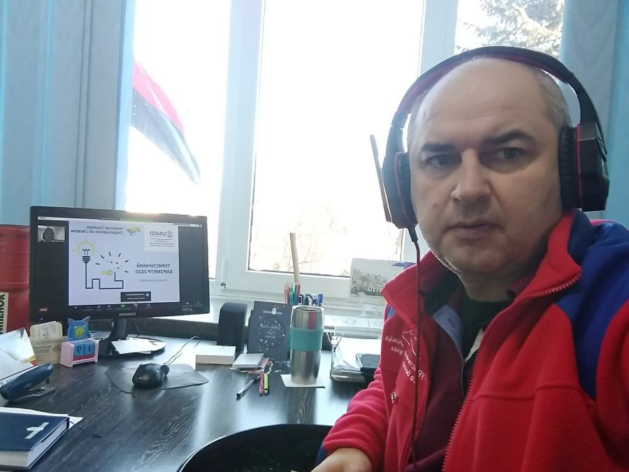 За словами держслужбовця, постанови уряду про відсторонення суперечать Конституції і законам України