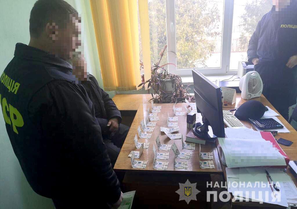 Керівника затримали під час отримання хабаря.