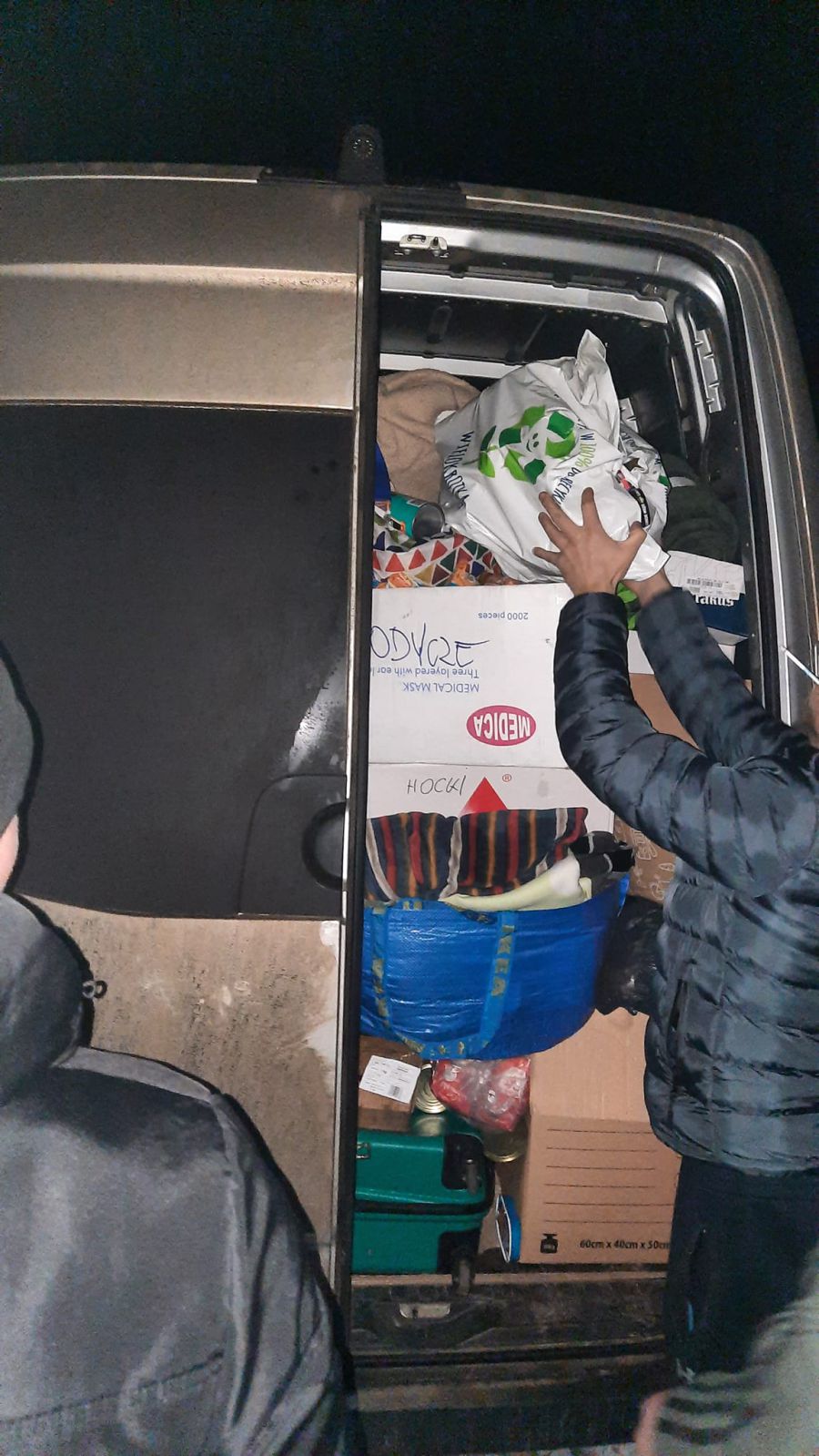 За кілька годин водії-волонтери повернуться на кордон за рештою допомоги