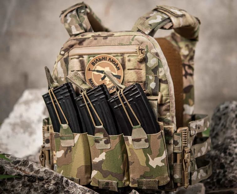 Ілюстроване фото. Плитоноски потрібні солдатам ЗСУ та тероборони Калуша