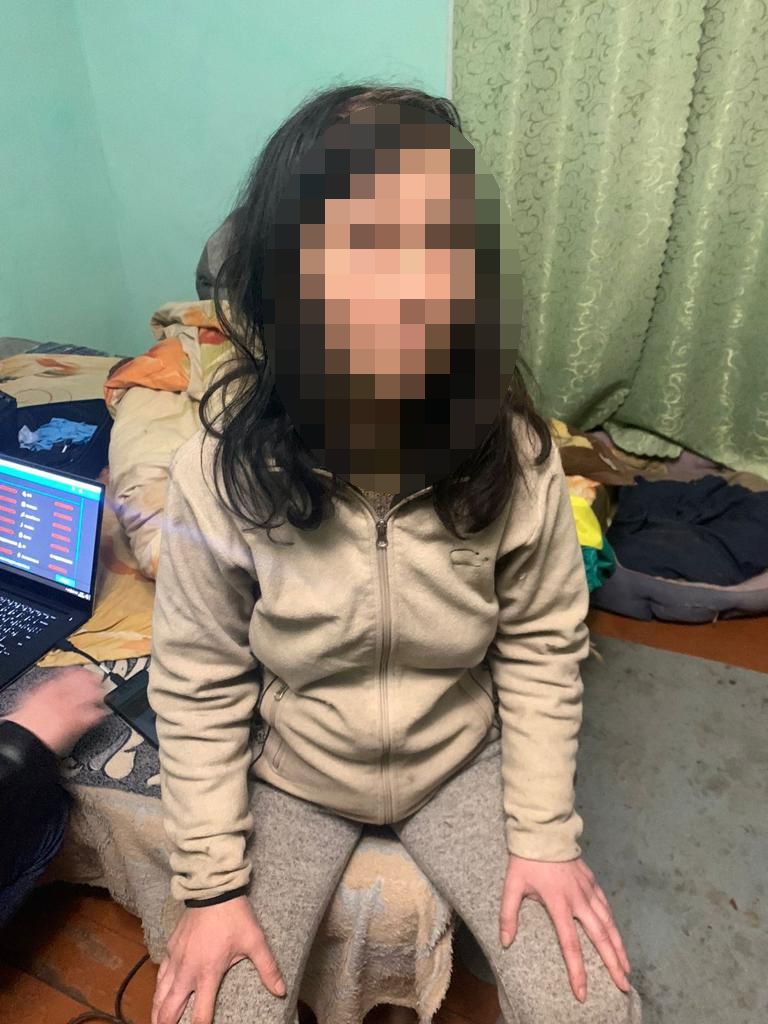 Зрадниця вивчала маршрути зльоту і посадки, фіксувала на фото і відео вильоти літаків