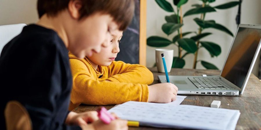 Ілюстроване фото. Поки що 145 дітей з числа вимушено переміщених за заявами батьків зараховано до шкіл громади