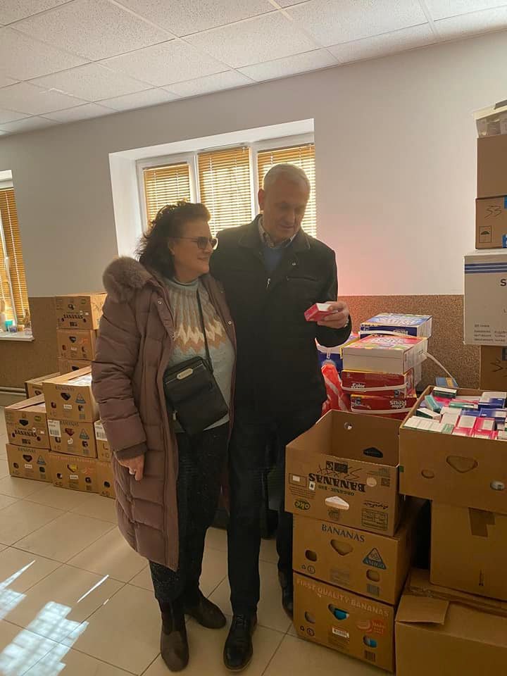 Благодійний фонд допомагає ліками, продуктами та іншими потрібними речами