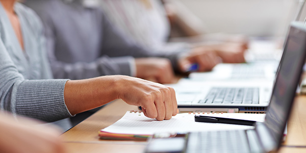 Дізнайтеся, як працювати в умовах воєнного часу