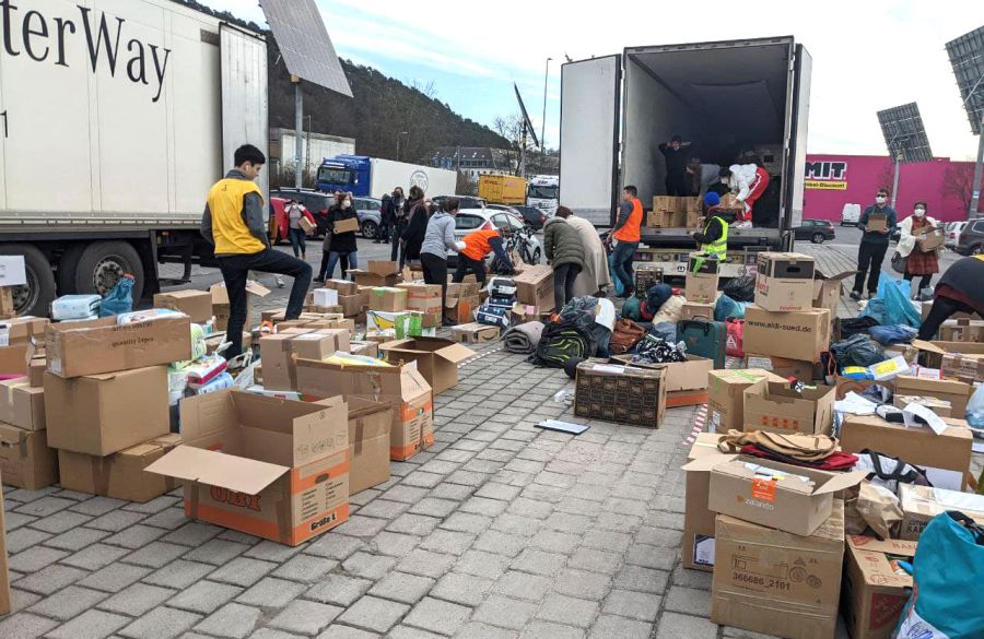 Ілюстроване фото. Для охочих надати допомогу варто звертатись за контактними телефонами.