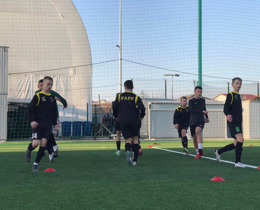 До академії доєднались підлітки, які прибули з інших областей.