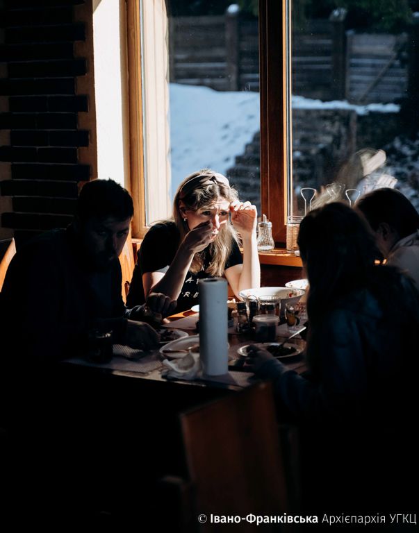 У будинку перебуває 44 особи.