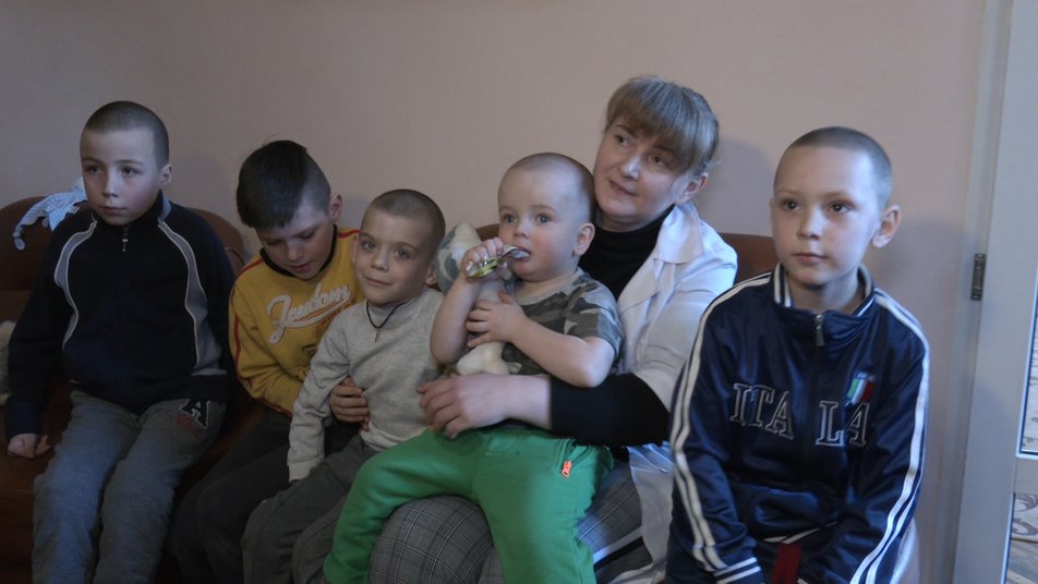 Вчителька з дітьми перебрались до Івано-Франківська.