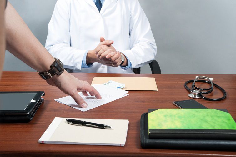 Ілюстроване фото. Медики мають сплатити штраф у розмірі 42 500 гривень.