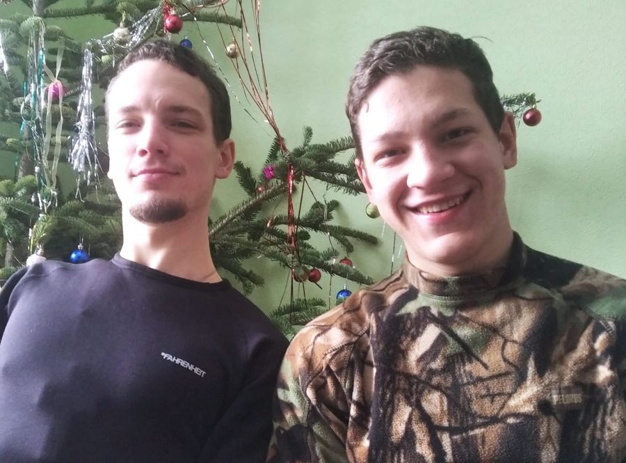 Найстарші сини родини Бутусіних загинули на передовій. Фото: Олег Бутусин/Facebook