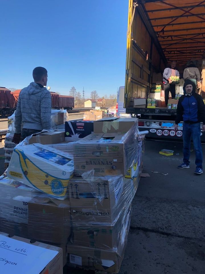 Продукти та товари з Німеччини отримали жителі міст, де тривають бойові дії