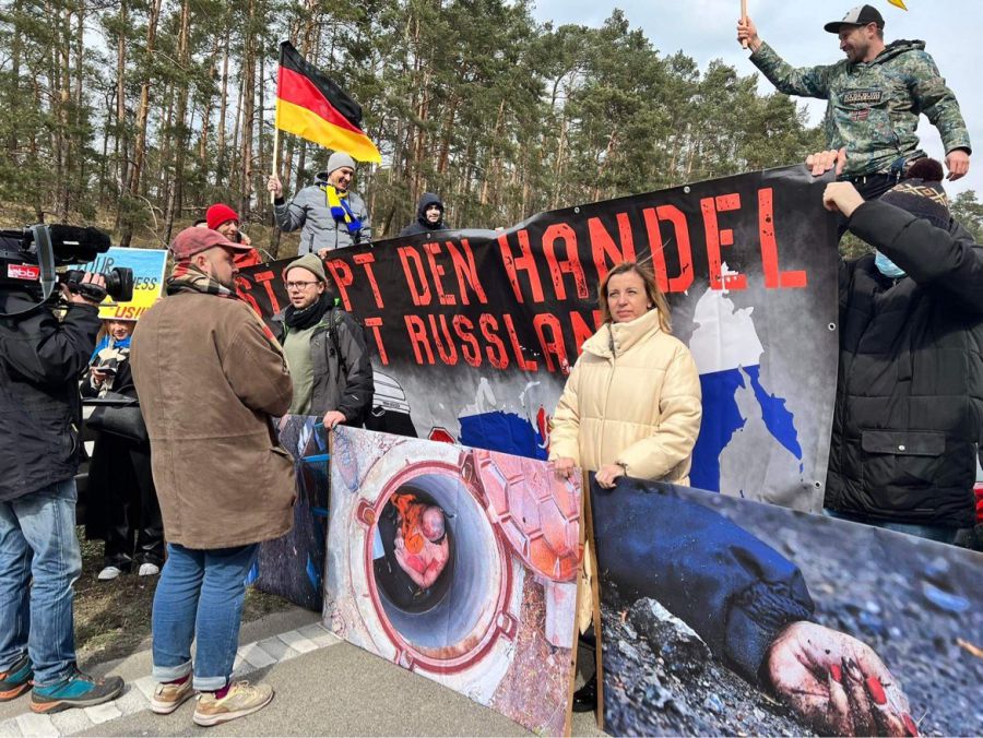 Активісти провели протести в Литві та Польщі.