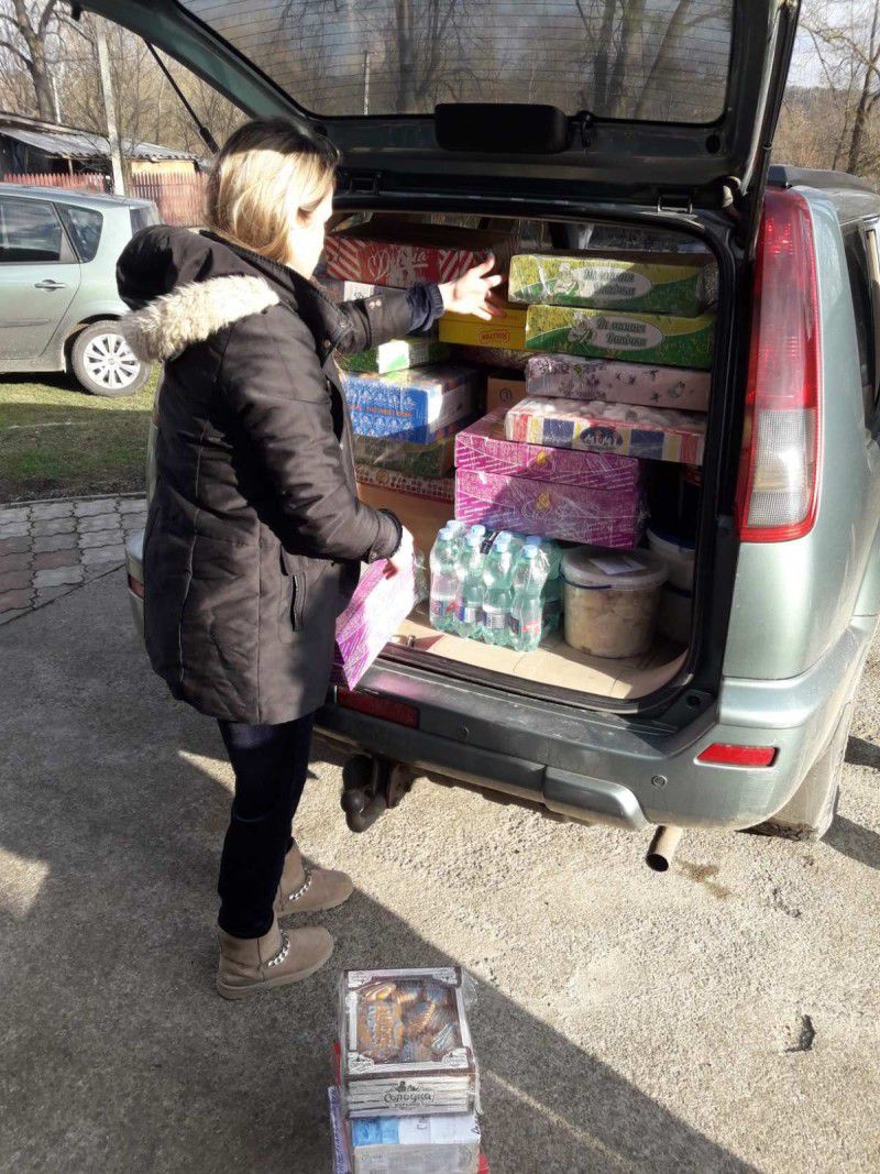 Волонтери приготували багато їжі, яка поїхала у Миколаїв