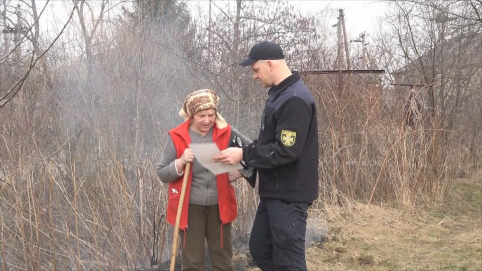 Рятувальник зняв на відео вибачення жінки.