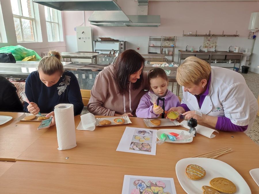 Діти були задоволені результатами своєї роботи
