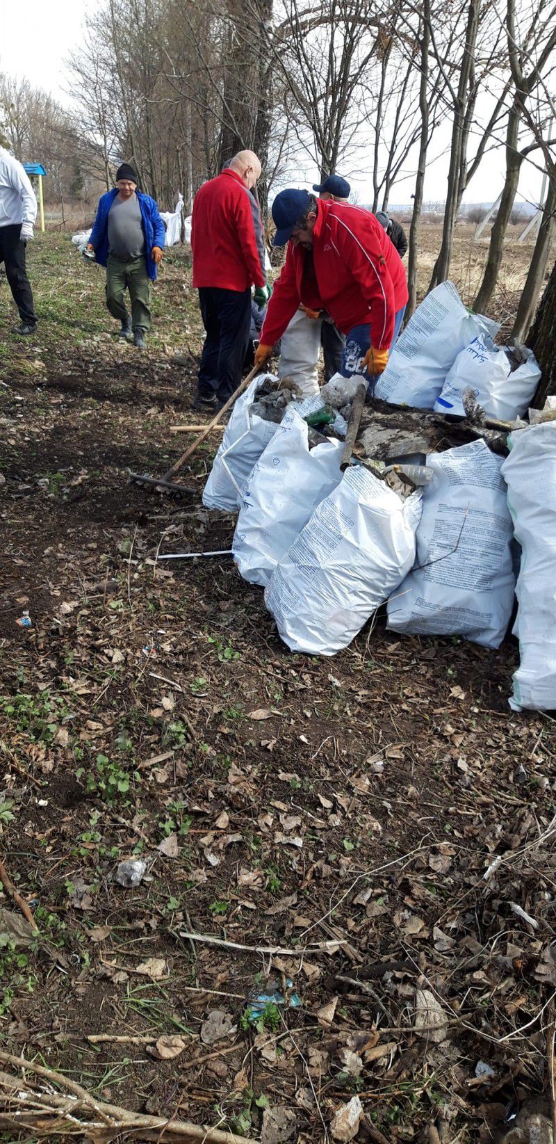 У селах прибрали узбіччя, стихійне сміттєзвалище та берег річки Чечви