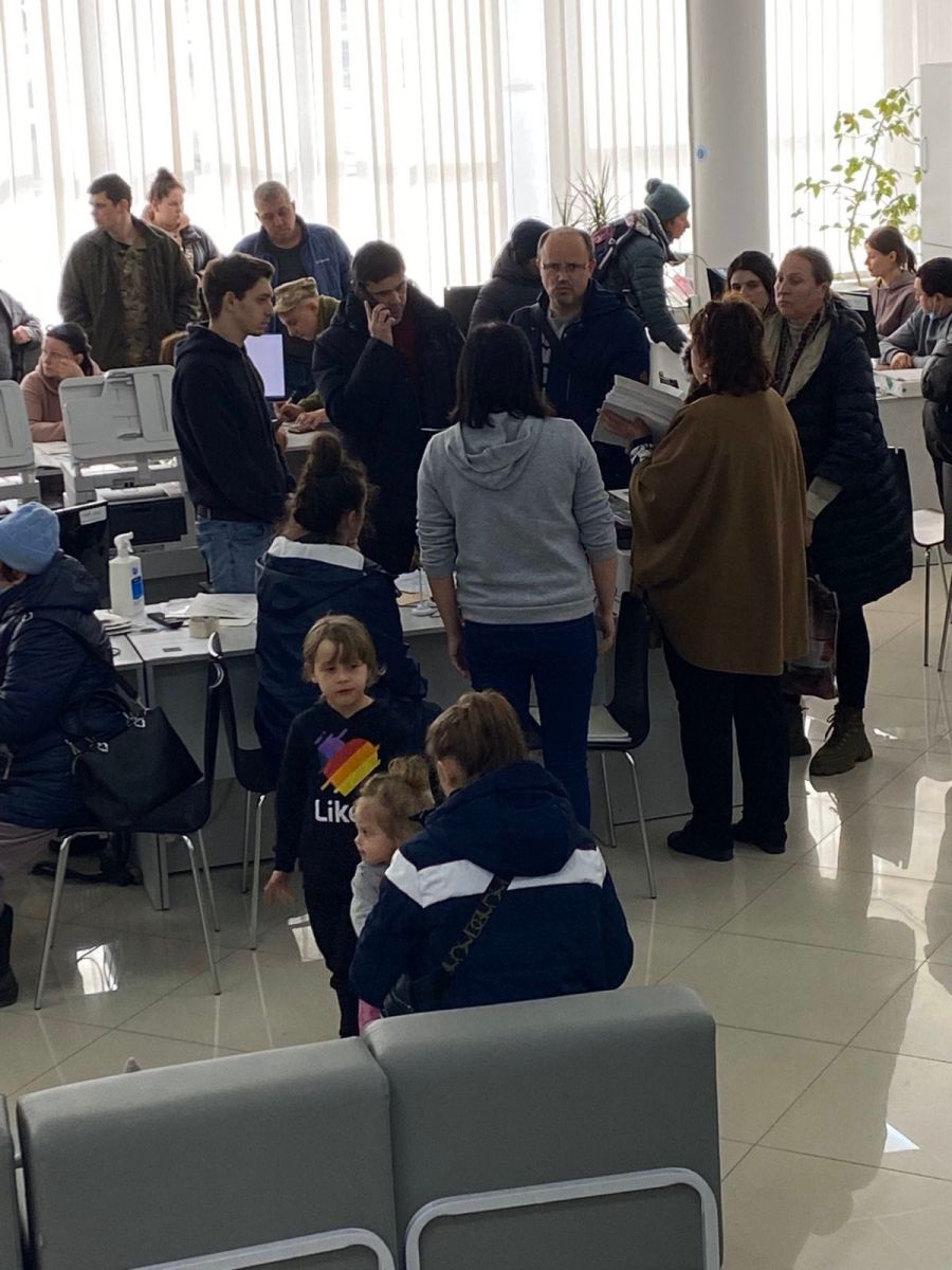 Виправити ситуацію на місці не можуть, адже "висить" держреєстр