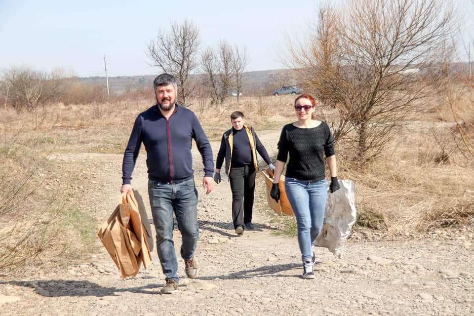 Жителі Миколаївщини задоволені і вдячні за прийом на Калущині