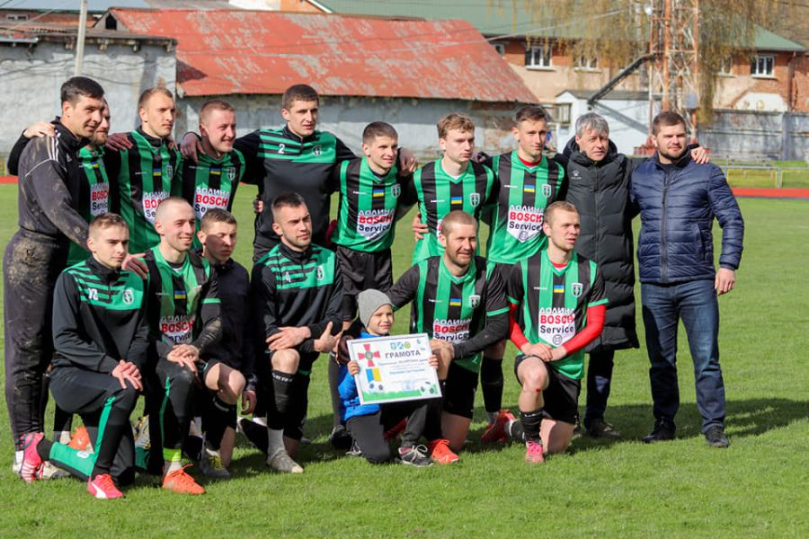 Перемогу серед 30-ти команд здобув долинський "Нафтовик". Фото: Андрій Найда/Facebook