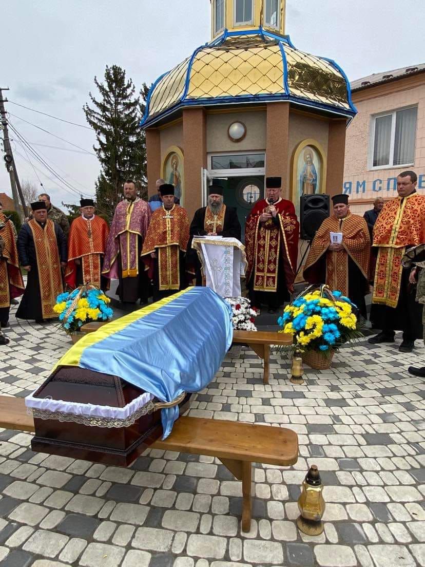 Церемонія прощання з Героєм відбудеться сьогодні, 21 квітня, об 11.00 у родинному селі Вербівцях. Вічна пам‘ять!