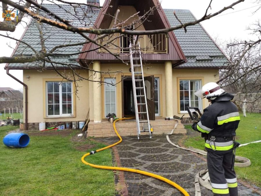 Пожежу гасили 10 рятувальників.