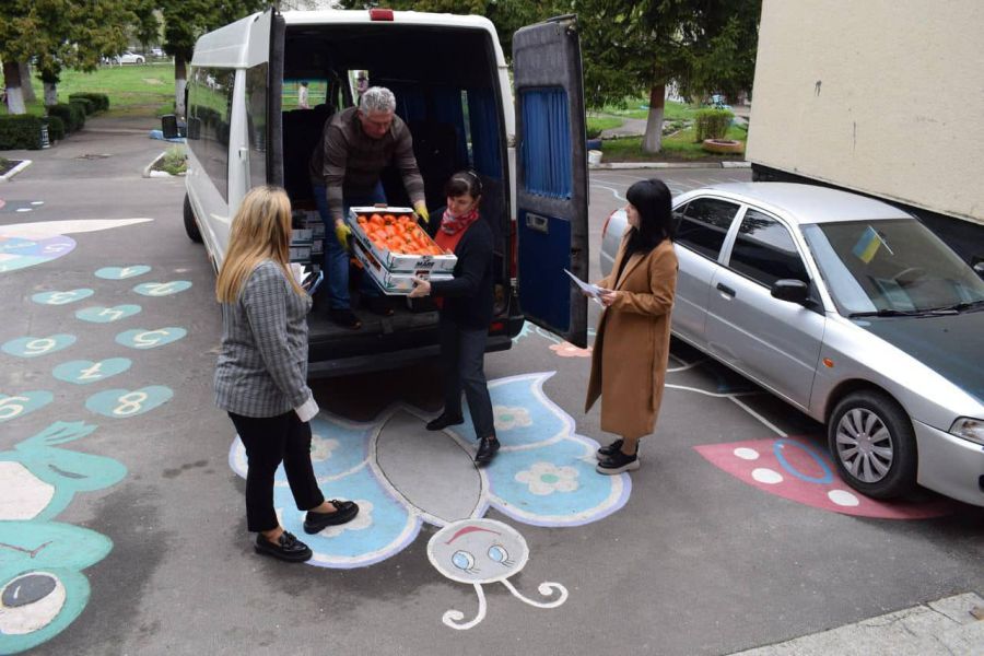 Для вимушених переселенців, що проживають на Калущині передали гуманітарну допомогу