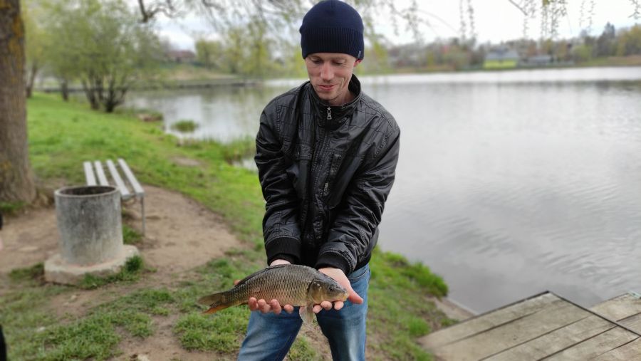 У водойму запускають різні види риби.