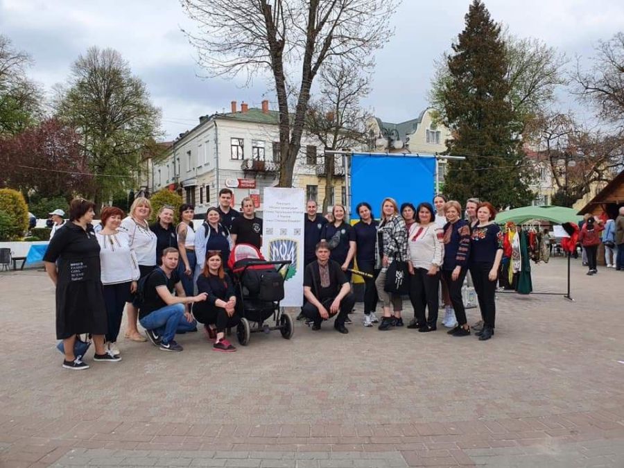 Кошти від благодійних ярмарків допоможуть ЗСУ долати ворога. Фото: Олег Кривко, Тетяна Долгая-Кривко