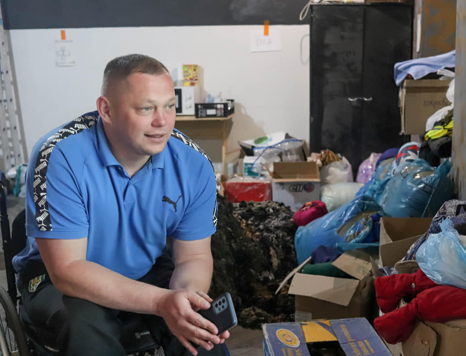 Під час поїздок Олега найбільше вразили діти-сироти до трьох років, які живуть у підвалах