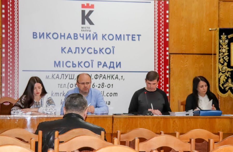 19-ти заявникам відмовили, зокрема, через те, що переселенці не мали довідки про статус