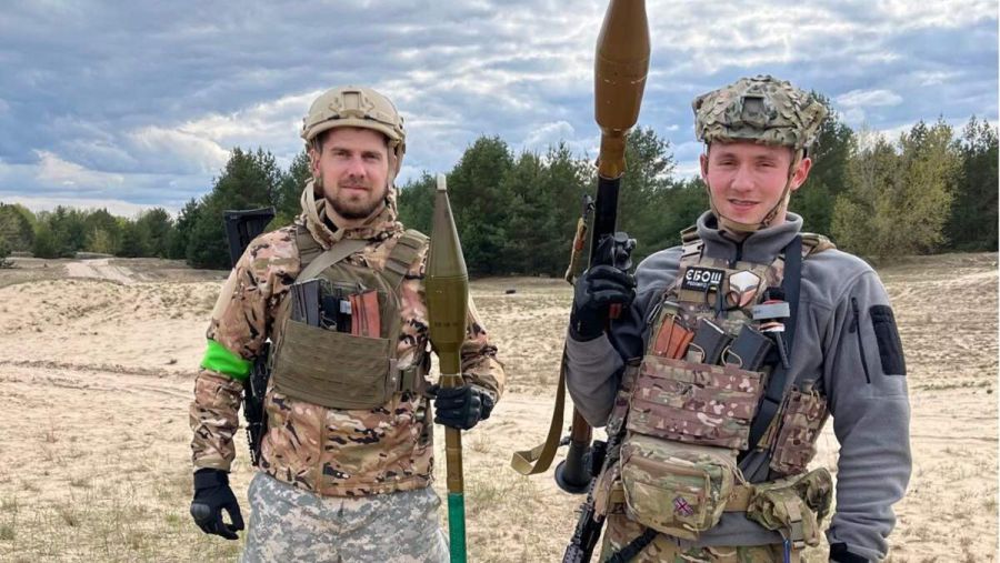 25-річний Володимир Сениця захищає Україну у лавах Добровольчого Українського Корпусу "Правий сектор"