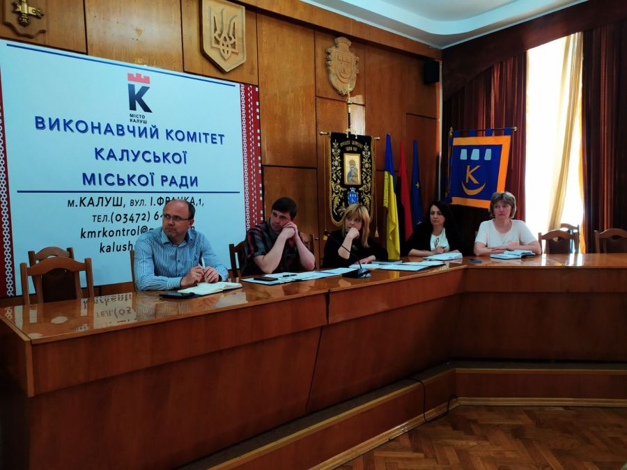 На зустрічі було обговорено питання про перейменування вулиць.