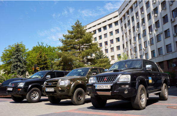Автомобілі підготували для допомоги військовим із Івано-Франківська на Сході України