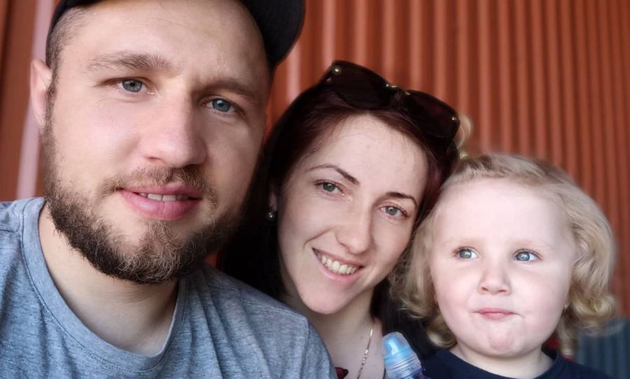 Дружина запам'ятає Івана як хорошого чоловіка і люблячого батька для 3-річної донечки Алінки. Фото: з архіву родини