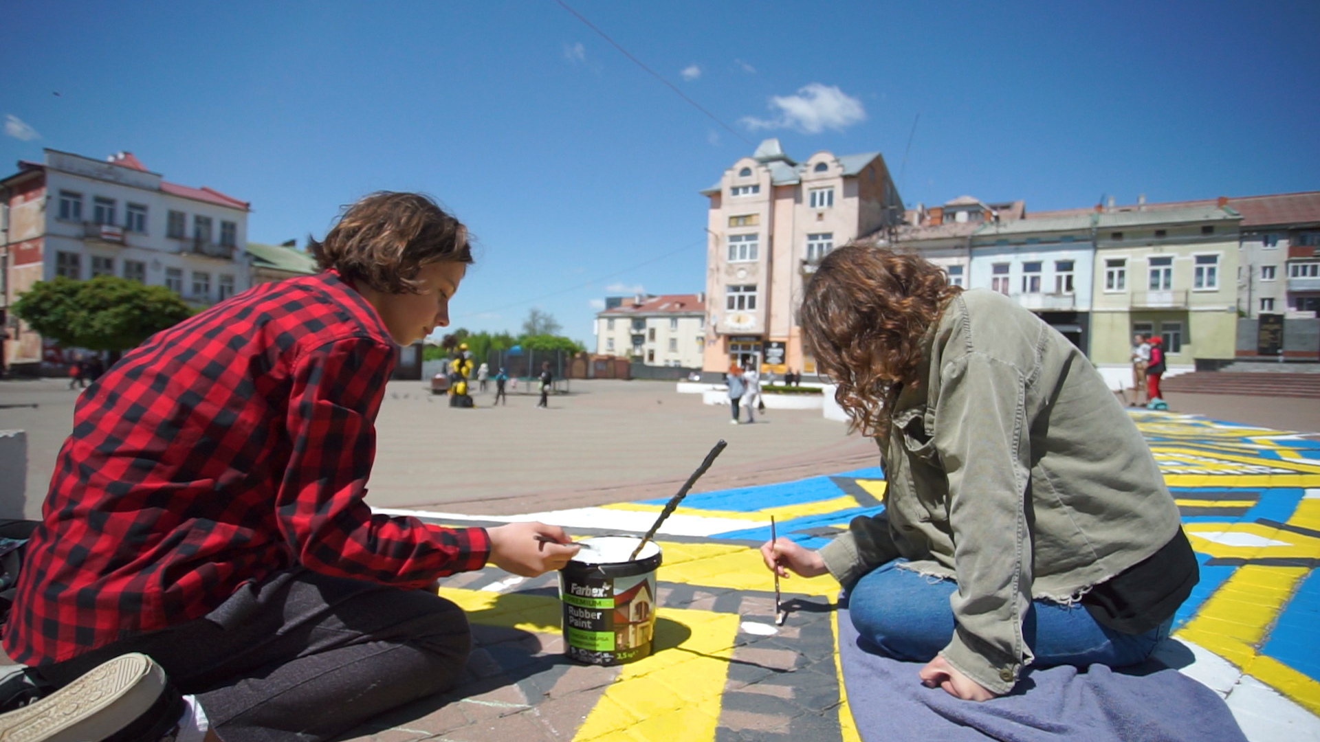 Вишиванка, нанесена спеціальними фарбами, збереже яскравість близько року
