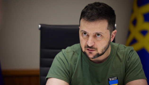 Льотчики летіли у Маріуполь, знаючи, що майже неможливо долетіти до "Азовсталі", акцентував Володимир Зеленський