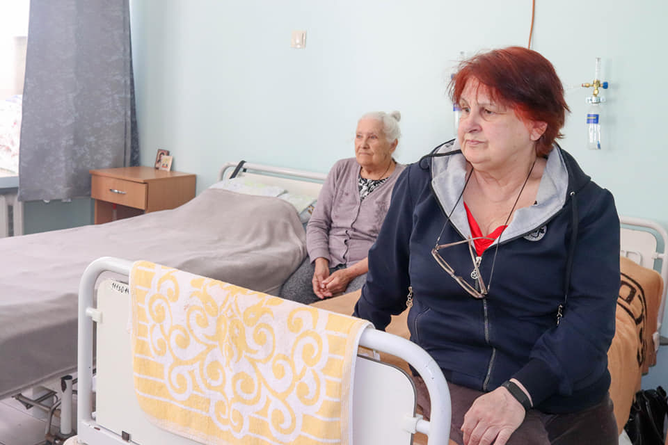 У Калуській ЦРЛ надавали допомогу евакуйованим із Слов’янська та Краматорська. Фото: Калуська міська рада