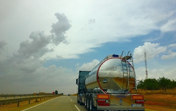 Ілюстроване фото. Україна має намір утричі збільшити постачання палива з Польщі.