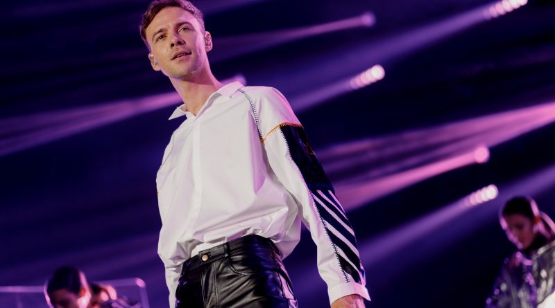 Загалом під час благодійного туру Німеччиною артист-лірик дасть шість концертів