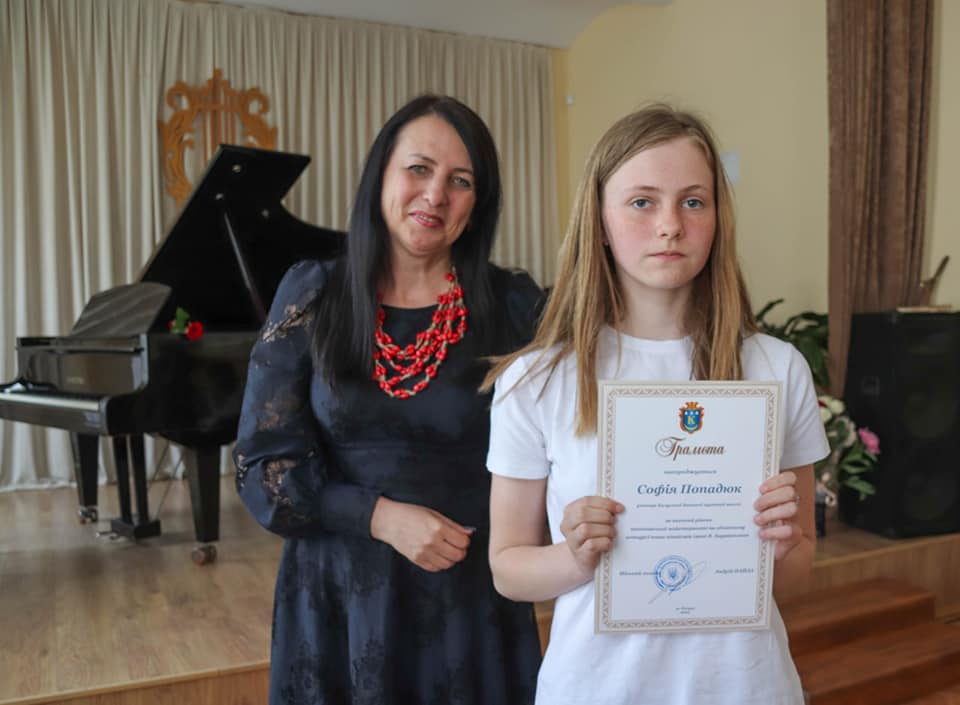 11 юних піаністів Калуша здобули нагороди престижного обласного конкурсу. Фото: Міська рада